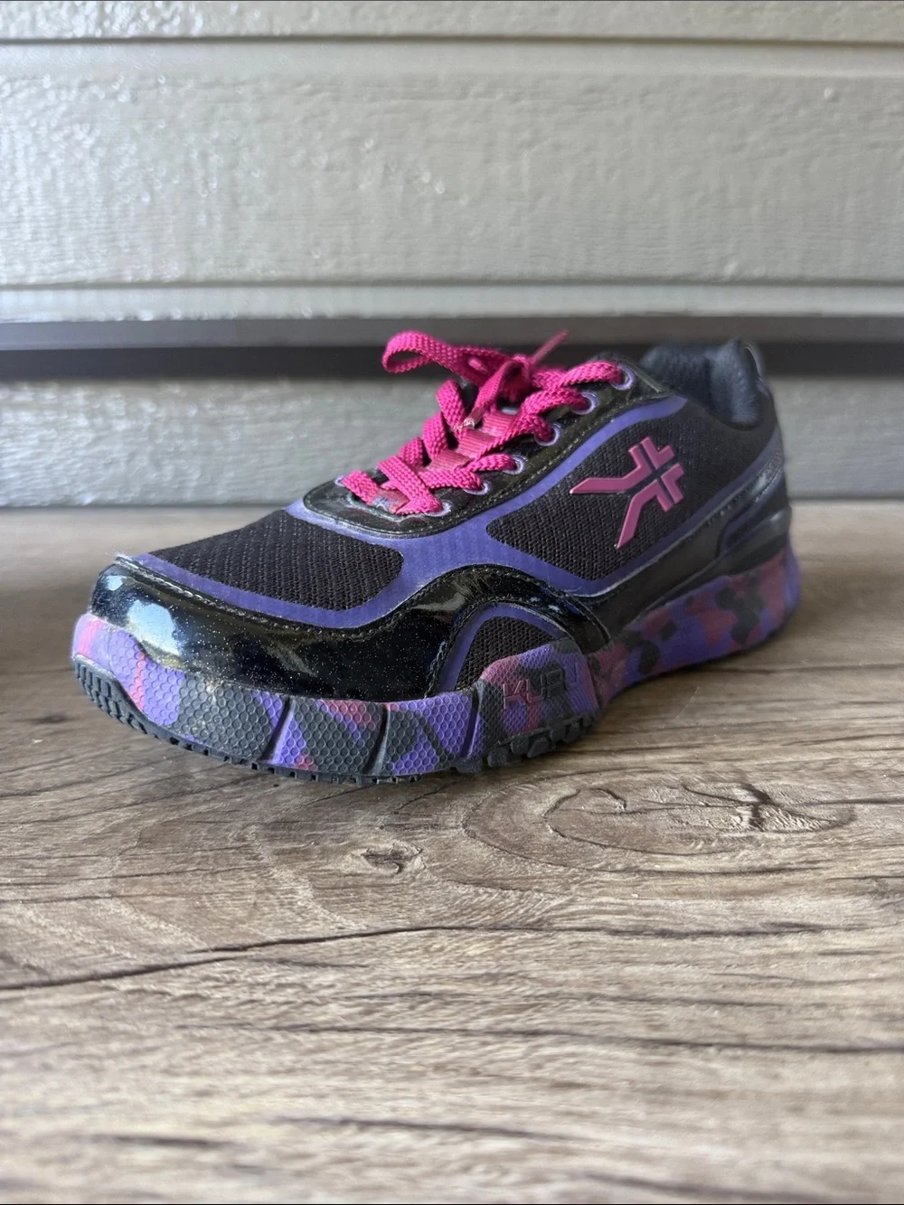 KURU Carrera Women’s Black and Purple Athletic Shoes with Pink Laces size 7.5